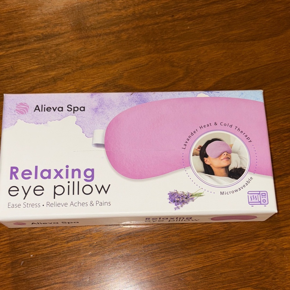 NWT Alieva Spa Lavender Relaxing Eye Pillow -Heat & Cold Therapy Microwaveable